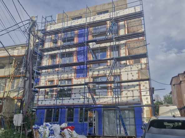 Тристаен апартамент в Варна, Военна болница - 124 кв.м за 1331 €/кв.м - Снимка #1