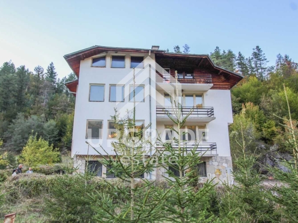 Къща в с. Елховец, Област Смолян - 450 кв.м за 378 €/кв.м - Снимка #1