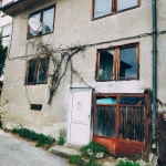 Къща в Смолян, Горно Райково - 200 кв.м за 260 €/кв.м - Снимка #1