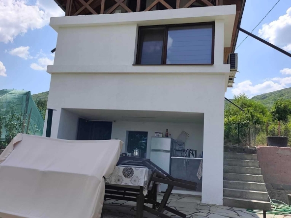 Къща в Търговище, Вилна зона - 80 кв.м за 1525 €/кв.м - Снимка #1