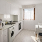 Дава се под наем Тристаен апартамент в Варна, Център - 65 кв.м за 550 € - Снимка #1