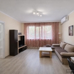 Дава се под наем Тристаен апартамент в Варна, Чайка - 90 кв.м за 550 € - Снимка #1