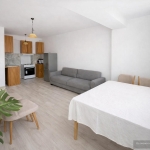 Дава се под наем Етаж от къща в Варна, Виница - 60 кв.м за 475 € - Снимка #1