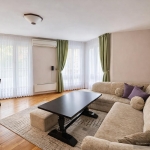 Дава се под наем Тристаен апартамент в Пловдив, Център - 80 кв.м за 650 € - Снимка #1