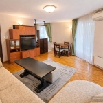 Дава се под наем Тристаен апартамент в Пловдив, Център - 80 кв.м за 650 € - Снимка #1