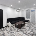 Дава се под наем Тристаен апартамент в Варна, Левски - 120 кв.м за 800 € - Снимка #1