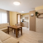 Дава се под наем Тристаен апартамент в Пловдив, Съдийски - 100 кв.м за 650 € - Снимка #1