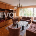 Дава се под наем Тристаен апартамент в Пловдив, Кючук Париж - 80 кв.м за 420 € - Снимка #1