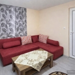 Дава се под наем Тристаен апартамент в Варна, м-т Траката - 60 кв.м за 500 € - Снимка #1