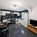 Дава се под наем Тристаен апартамент в Варна, Гръцка махала - 80 кв.м за 750 € - Снимка #1