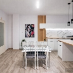 Дава се под наем Тристаен апартамент в Пловдив, Център - 82 кв.м за 700 € - Снимка #1