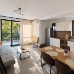 Дава се под наем Тристаен апартамент в Варна, Бриз - 85 кв.м за 700 € - Снимка #1