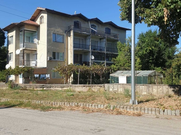 Двустаен апартамент в с. Крушари, Област Добрич - 65 кв.м за 231 €/кв.м - Снимка #1