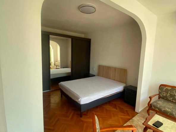 Дава се под наем Едностаен апартамент в София, Изток - 45 кв.м за 580 € - Снимка #1