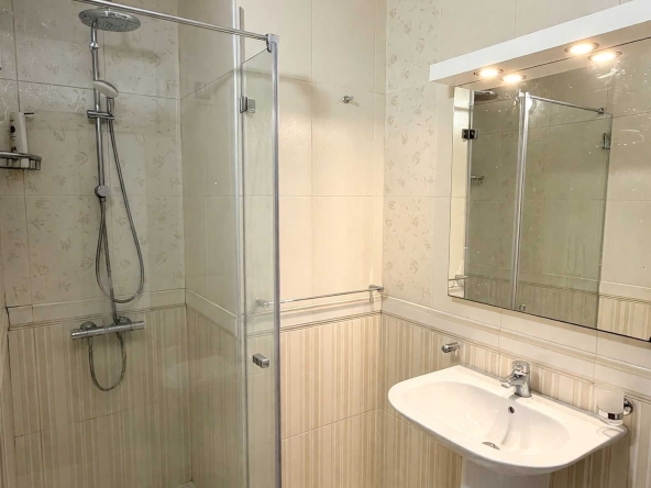 Дава се под наем Многостаен апартамент в Пловдив, Тракия - 155 кв.м за 990 € - Снимка #1