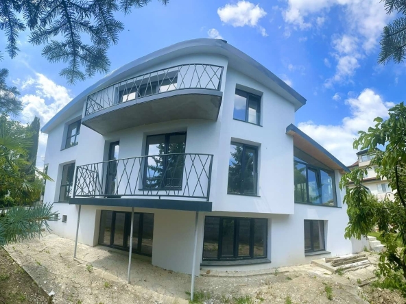 Къща в Варна, м-т Траката - 280 кв.м за 1588 €/кв.м - Снимка #1