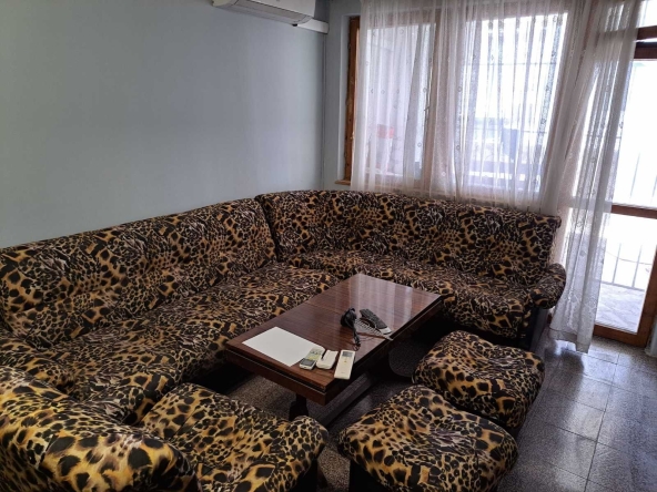 Дава се под наем Тристаен апартамент в Казанлък - 120 кв.м за 350 € - Снимка #1