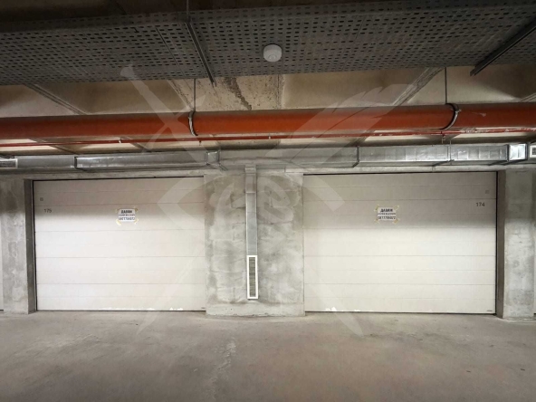 Дава се под наем Гараж / Паркомясто в Бургас, Братя Миладинови - 21 кв.м за 150 € - Снимка #1
