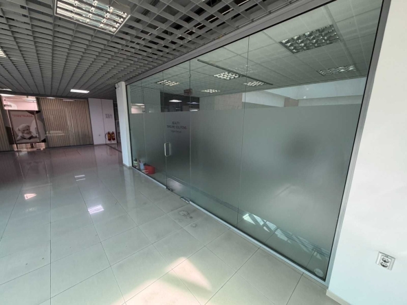 Дава се под наем Офис в Пловдив, Център - 25 кв.м за 250 € - Снимка #1