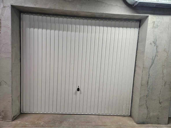 Дава се под наем Гараж / Паркомясто в София, Малинова долина - 23 кв.м за 130 € - Снимка #1
