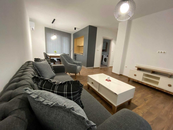 Дава се под наем Двустаен апартамент в Варна, Център - 65 кв.м за 490 € - Снимка #1