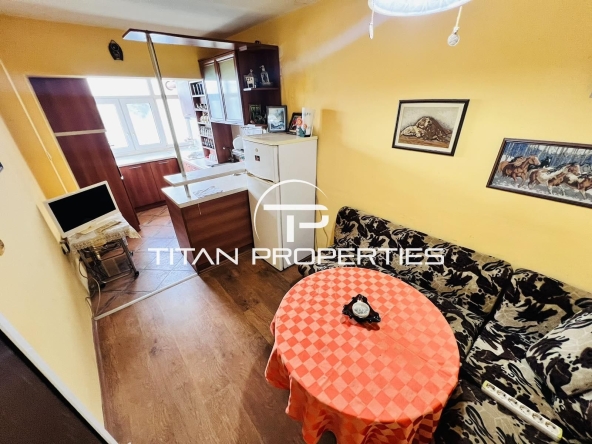 Дава се под наем Тристаен апартамент в Бургас, Зорница - 70 кв.м за 550 € - Снимка #1