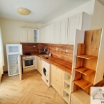 Дава се под наем Тристаен апартамент в Асеновград - 100 кв.м за 420 € - Снимка #1