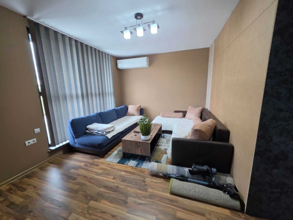 Тристаен апартамент в Казанлък - 215 кв.м за 921 €/кв.м - Снимка #1