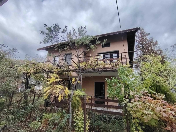 Къща в с. Гложене, Област Враца - 100 кв.м за 450 €/кв.м - Снимка #1