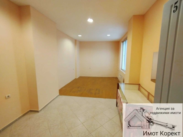 Дава се под наем Офис в Асеновград - 30 кв.м за 150 € - Снимка #1