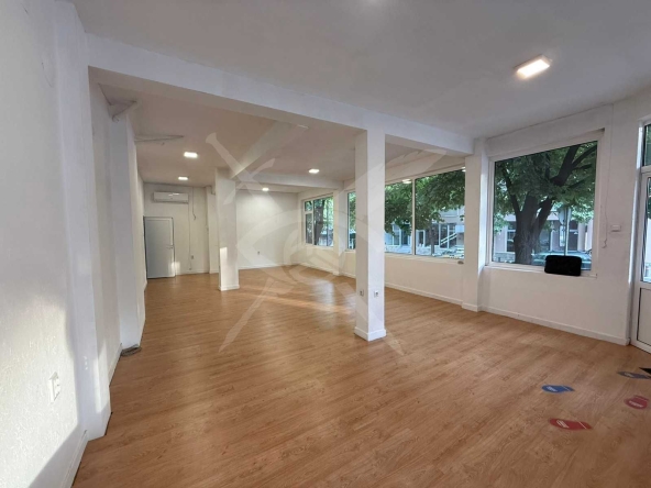 Дава се под наем Офис в Стара Загора, Център - 65 кв.м за 600 € - Снимка #1