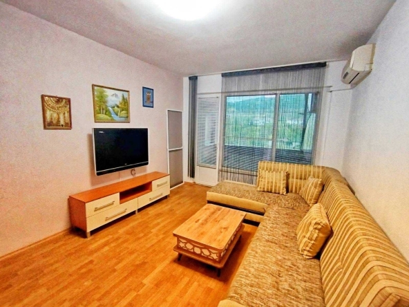Дава се под наем Двустаен апартамент в Асеновград - 87 кв.м за 320 € - Снимка #1