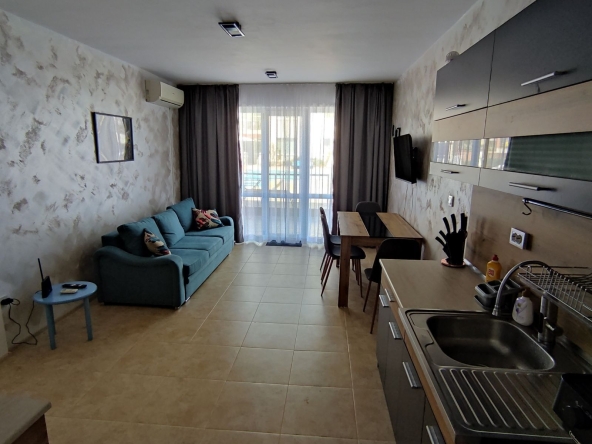 Дава се под наем Двустаен апартамент в Созопол - 65 кв.м за 330 € - Снимка #1