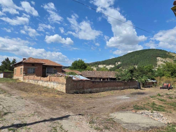 Къща в с. Острица, Област Русе - 120 кв.м за 155 €/кв.м - Снимка #1