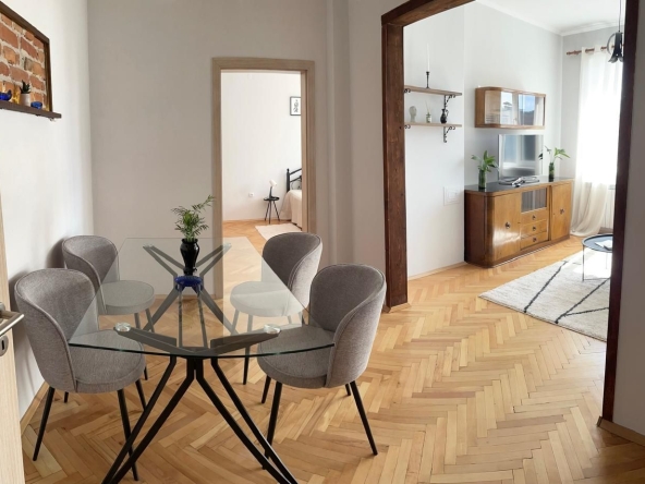Двустаен апартамент в София, Център - 65 кв.м за 4385 €/кв.м - Снимка #1