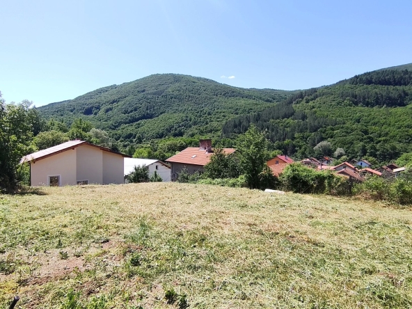 Къща в с. Искрец, Област София-област - 210 кв.м за 929 €/кв.м - Снимка #1