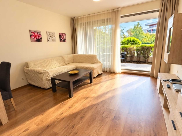 Двустаен апартамент в к.к. Слънчев бряг - 100 кв.м за 880 €/кв.м - Снимка #1