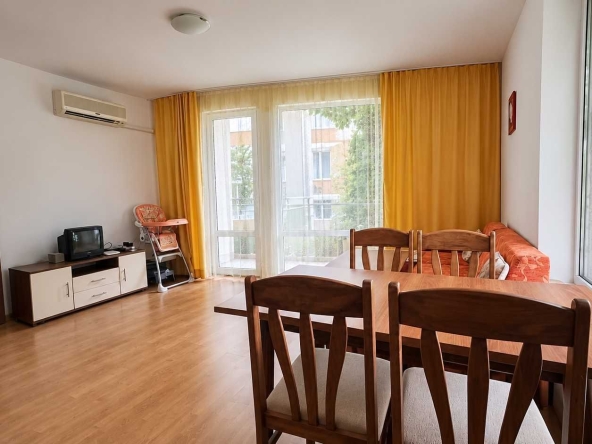 Двустаен апартамент в к.к. Слънчев бряг - 70 кв.м за 1343 €/кв.м - Снимка #1
