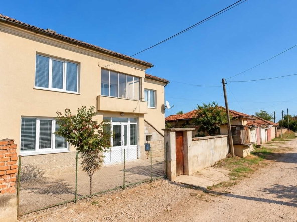 Къща в с. Лозен, Област Хасково - 180 кв.м за 361 €/кв.м - Снимка #1
