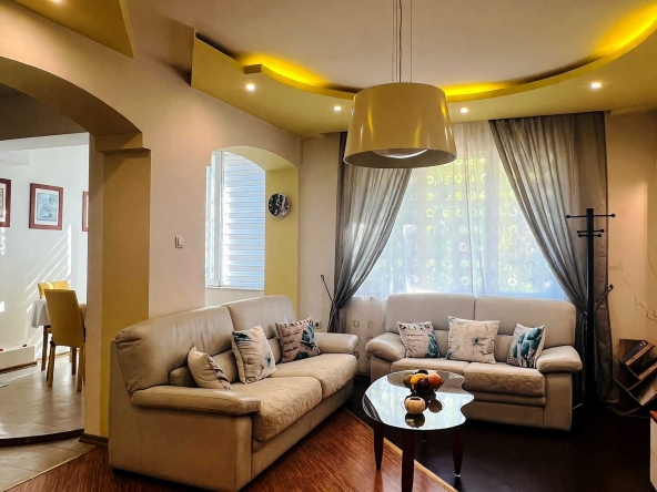 Дава се под наем Тристаен апартамент в Пловдив, Тракия - 98 кв.м за 650 € - Снимка #1
