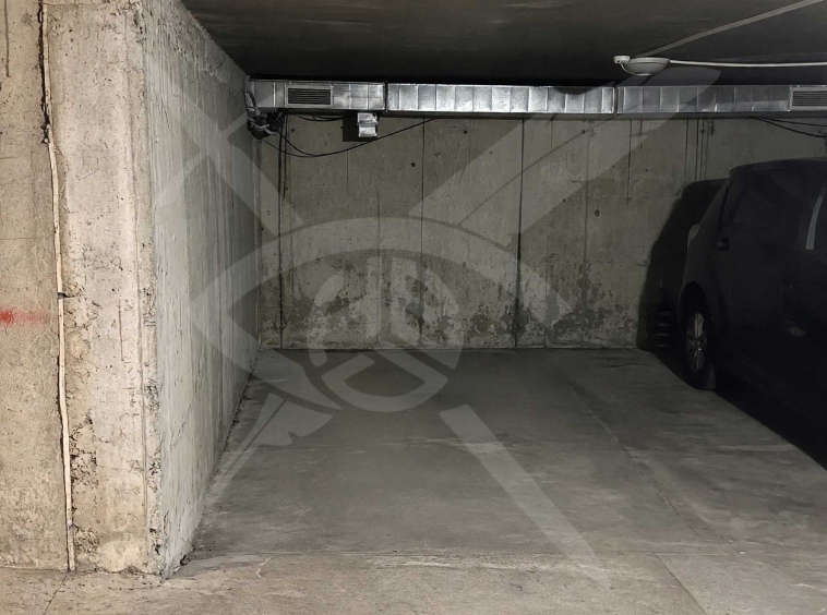 Гараж / Паркомясто в Бургас, Зорница - 13 кв.м за 2808 €/кв.м - Снимка #1