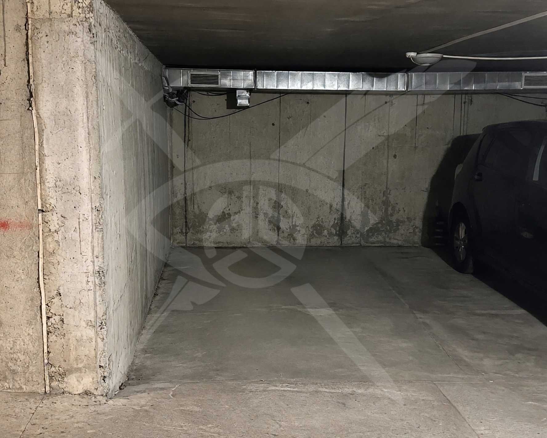 Гараж / Паркомясто в Бургас, Зорница - 13 кв.м за 2808 €/кв.м - Снимка #1