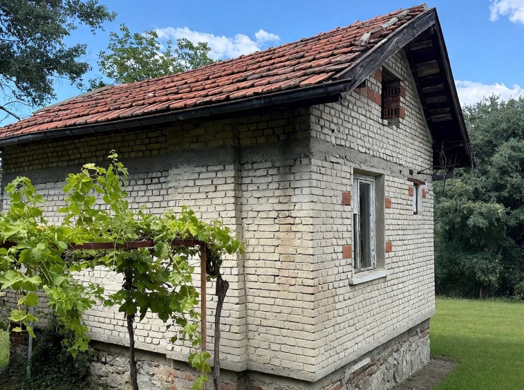 Къща в с. Брестник, Област Пловдив - 66 кв.м за 1591 €/кв.м - Снимка #1