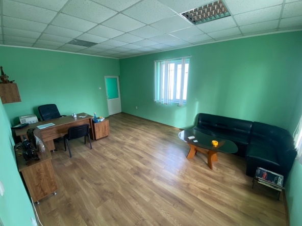 Дава се под наем Склад в Харманли - 380 кв.м за 500 € - Снимка #1