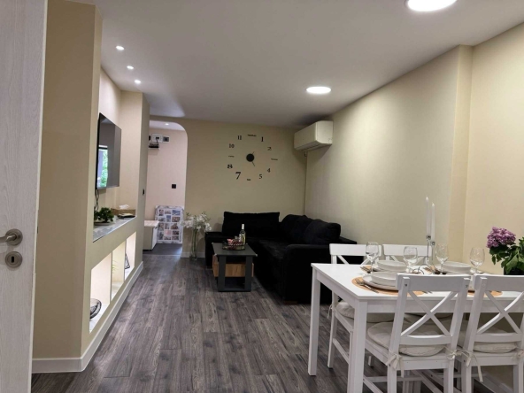 Тристаен апартамент в София, Център - 65 кв.м за 3016 €/кв.м - Снимка #1