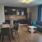 Дава се под наем Тристаен апартамент в Варна, м-т Траката - 80 кв.м за 1000 € - Снимка #1