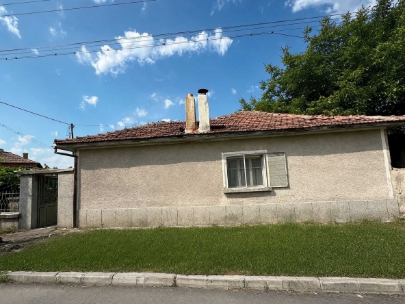 Къща в с. Златовръх, Област Пловдив - 70 кв.м за 877 €/кв.м - Снимка #1