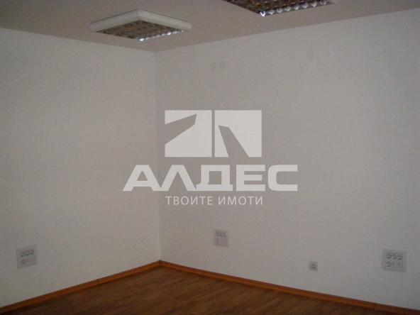 Офис в София, Център - 29 кв.м за 1363 €/кв.м - Снимка #1
