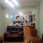 Дава се под наем Тристаен апартамент в София, Център - 123 кв.м за 900 € - Снимка #1