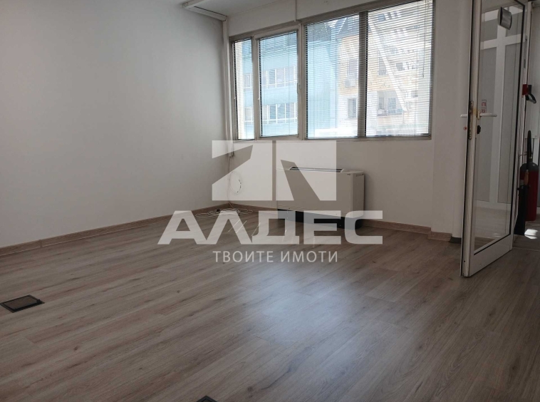 Дава се под наем Офис в София, Хиподрума - 56 кв.м за 530 € - Снимка #1